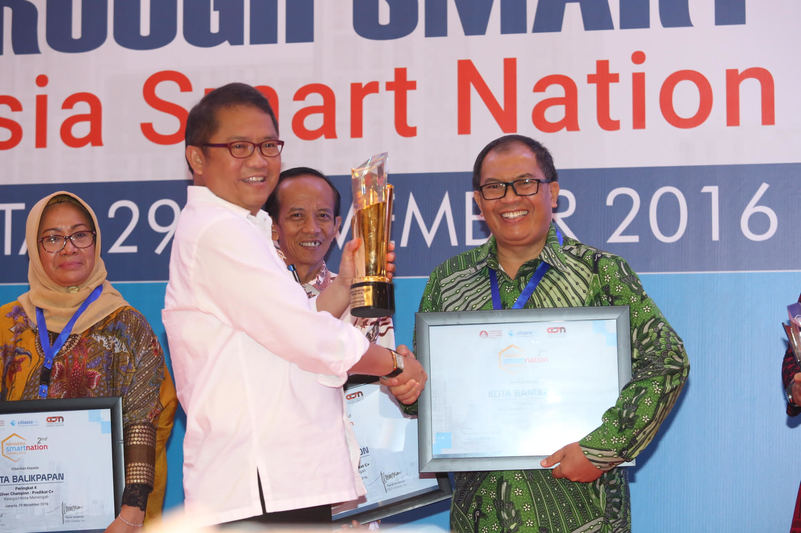 Penghargaan Indonesia Smart Nation Award 2016