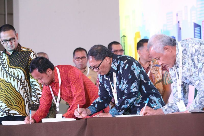 Wakil Walikota Bandung Tandatangani MoU Program Gerakan menuju 100 Smart City