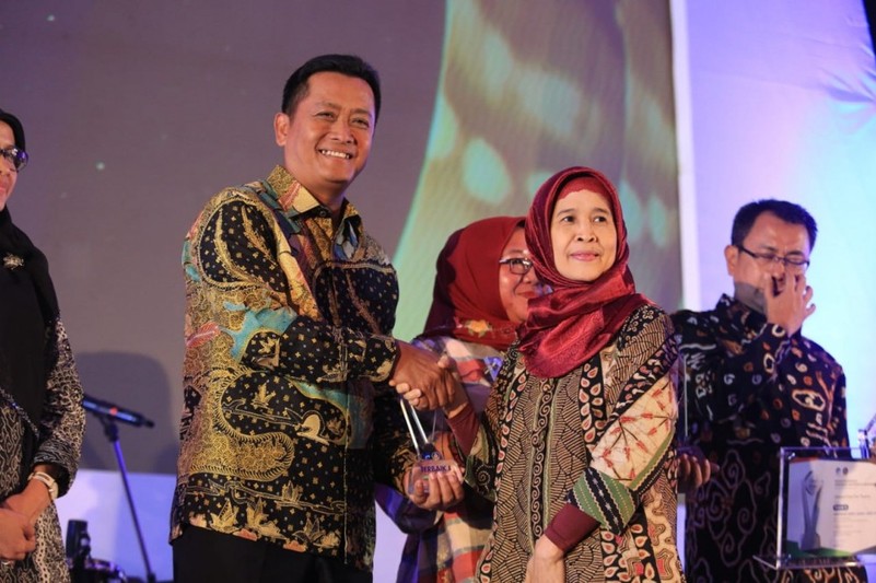 Media Sosial dan Website Humas Kota Bandung Sabet Penghargaan AMH 2018
