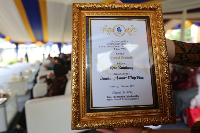 Pemkot Bandung Raih Penghargaan Bhumandala Award Kategori Inovasi Terbaik