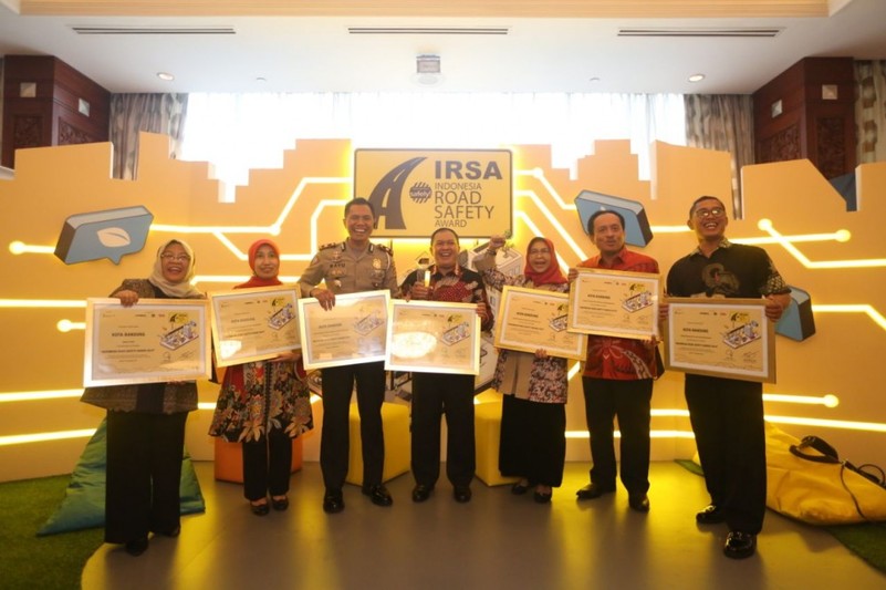 Menerima Penghargaan Pemenang Utama IRSA 2019 Kategori Ibu Kota Provinsi
