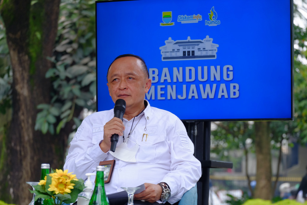 "Besaran tersebut sama dengan besaran dana BOS Reguler yang diberikan pemerintah pusat," ujar Sekretaris Dinas Pendidikan (Disdik) Kota Bandung, Tantan Syurya Santana, di Balai Kota Bandung,