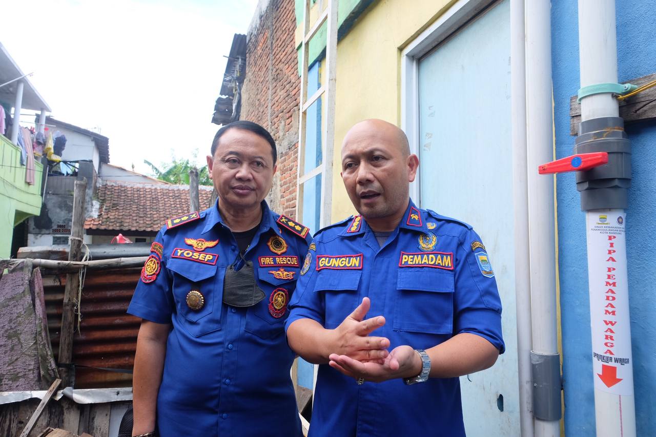 Kepala Dinas Kebakaran dan Penanggulangan Bencana (Diskar PB) kota Bandung, Gungun Sumaryana