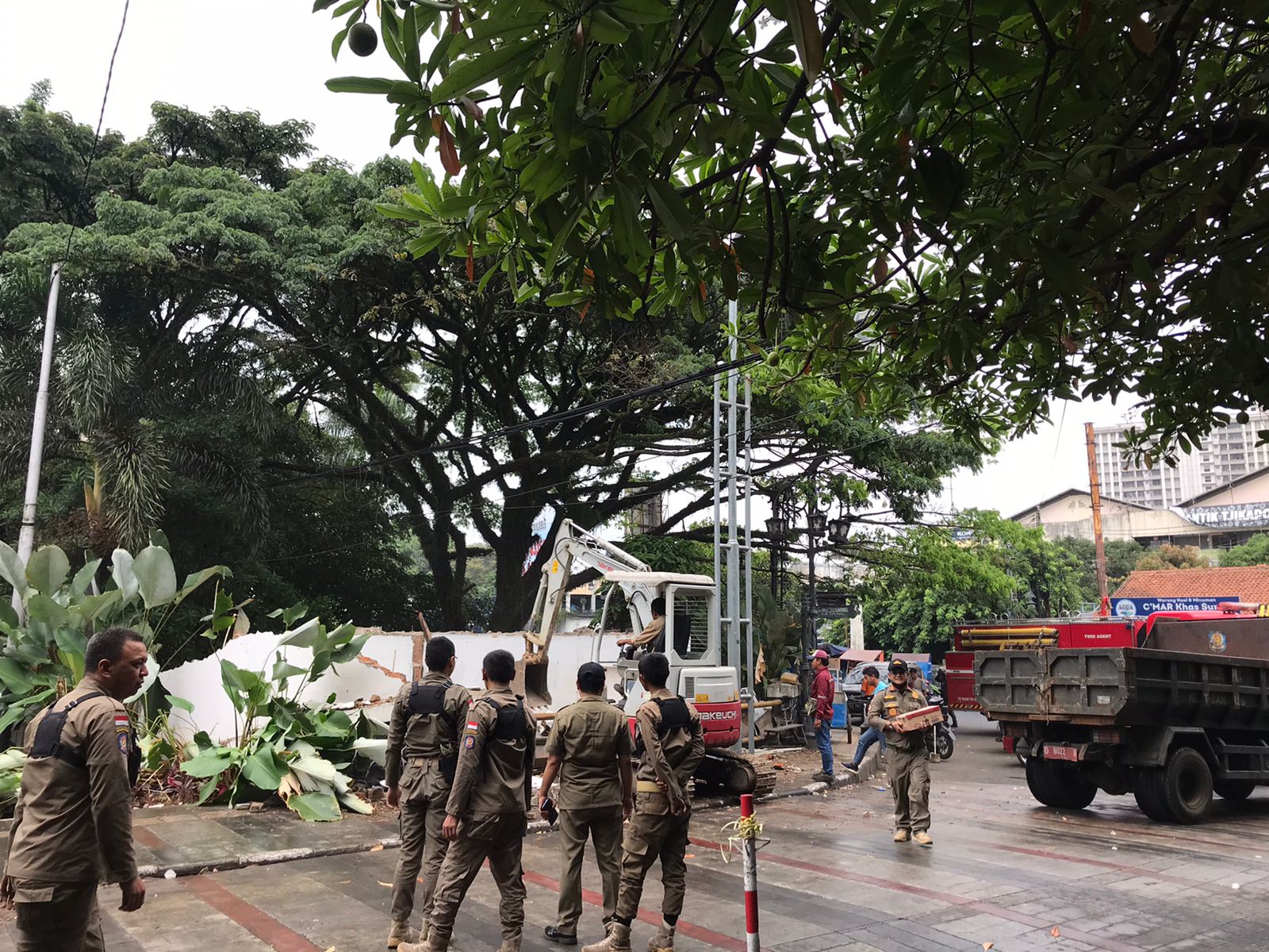 Kembalikan Fungsi Rth Pemkot Bandung Tertibkan Bangunan Liar Di Cikap 1829